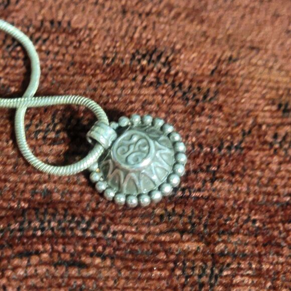 Brighton Pearl Pendant Snak Chain Necklace Silver Plated Elegant Luxury Gift 18" - Picture 5 of 9